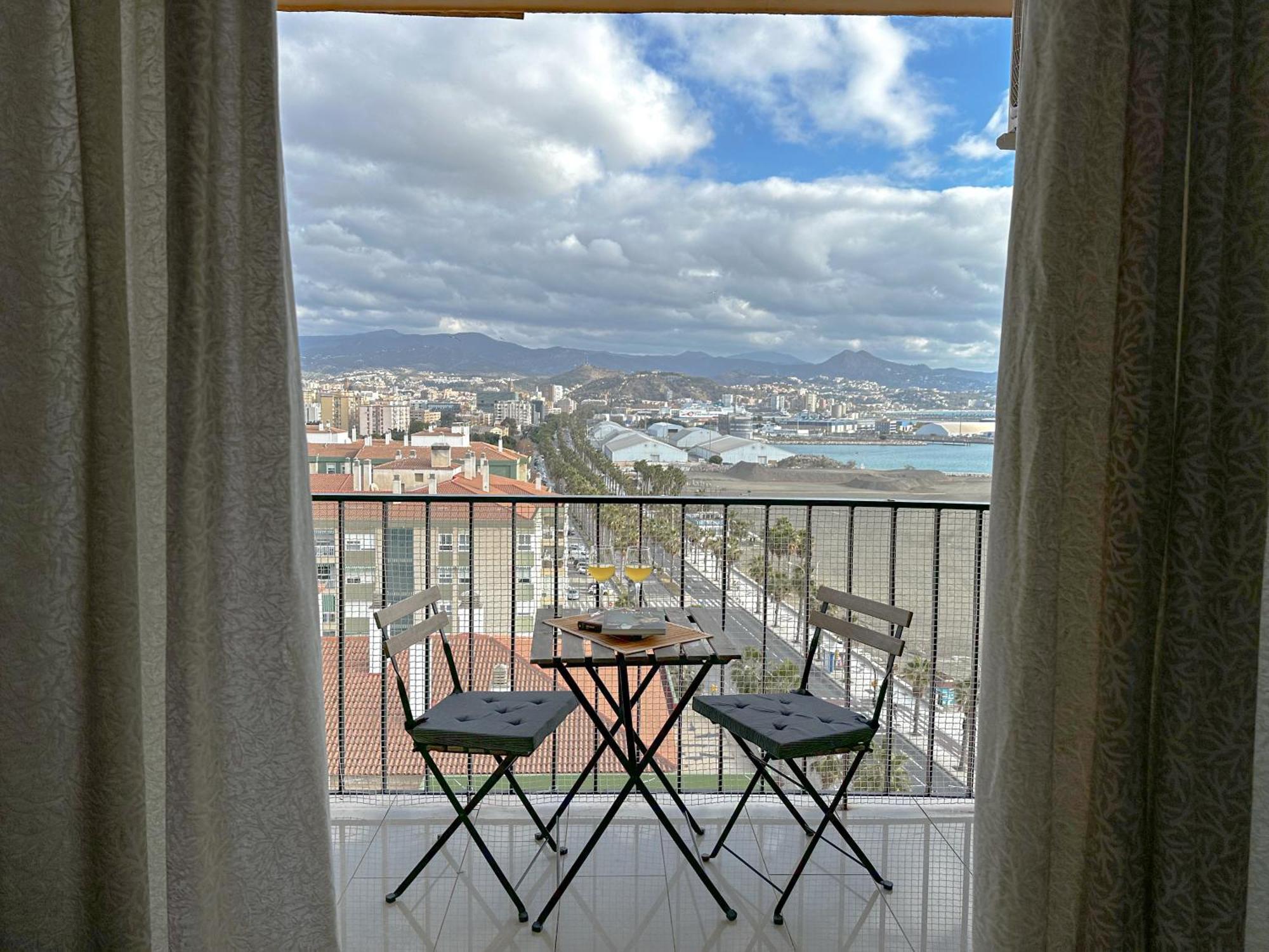 Apartamento Mirador Del Mediterraneo มาลากา ภายนอก รูปภาพ